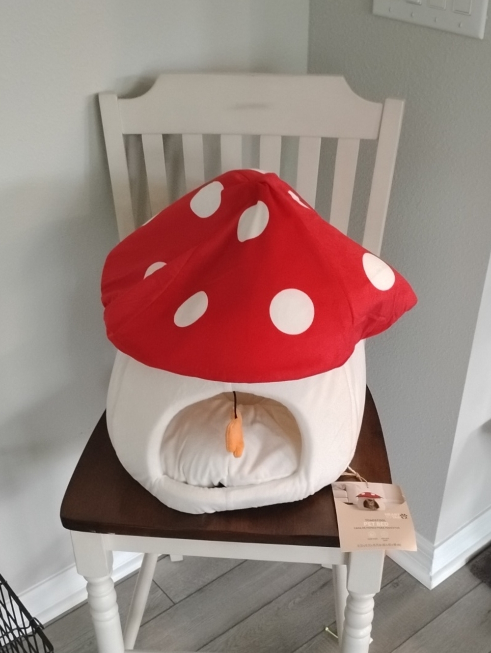 Plush Red and White Mushroom Pet Bed